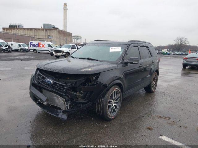 Ford Explorer Sport Image 14