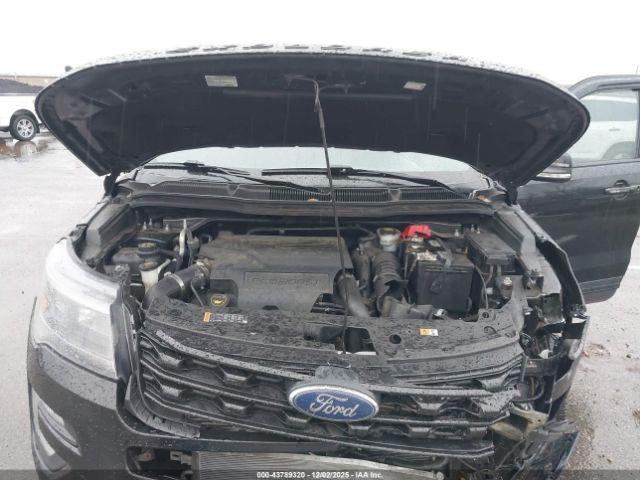 Ford Explorer Sport Image 16