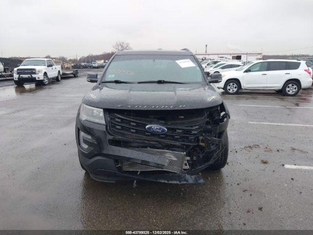 Ford Explorer Sport Image 12