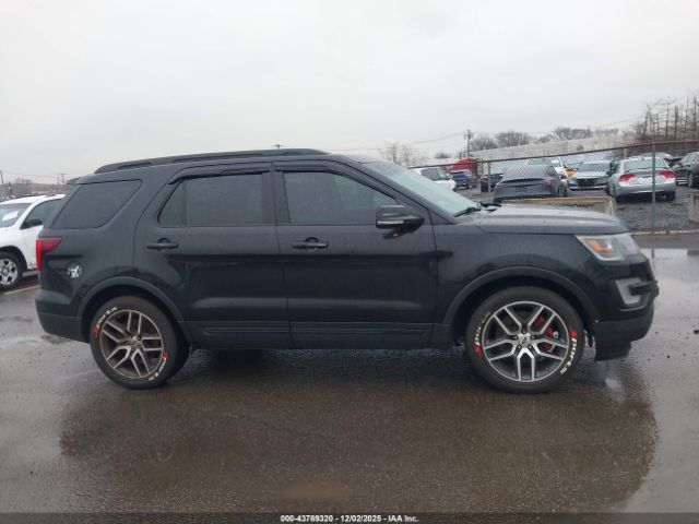 Ford Explorer Sport Image 9