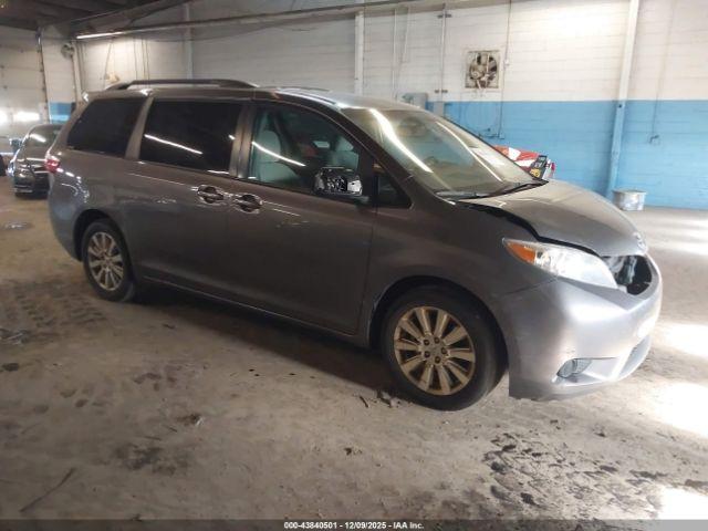  Salvage Toyota Sienna