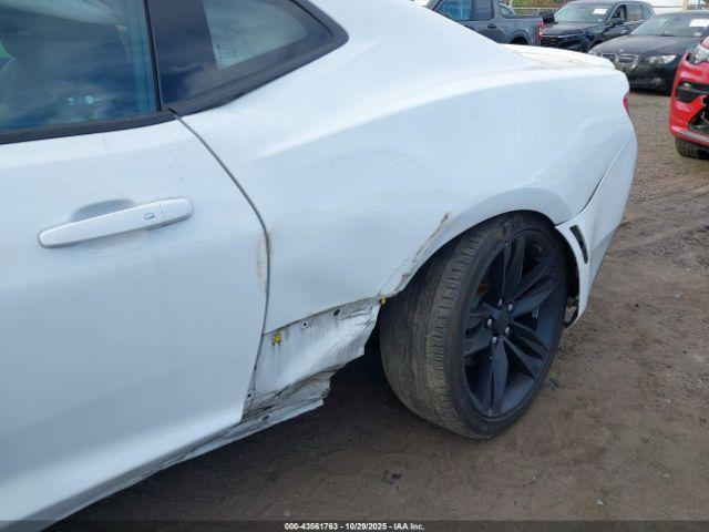 Chevrolet Camaro 1lt Image 15