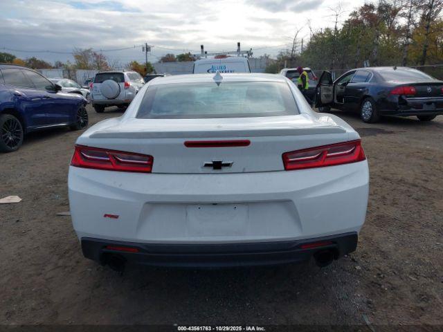 Chevrolet Camaro 1lt Image 5