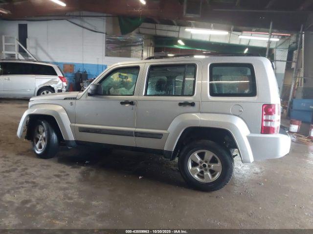Jeep Liberty Sport Image 10