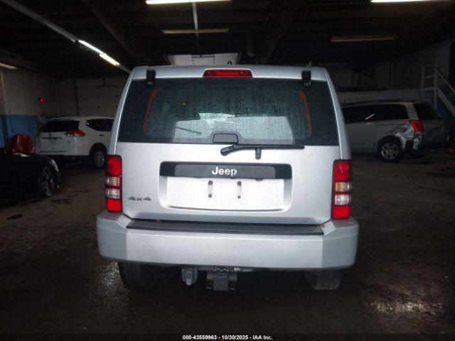 Jeep Liberty Sport Image 14