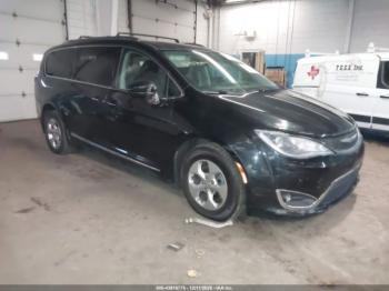  Salvage Chrysler Pacifica