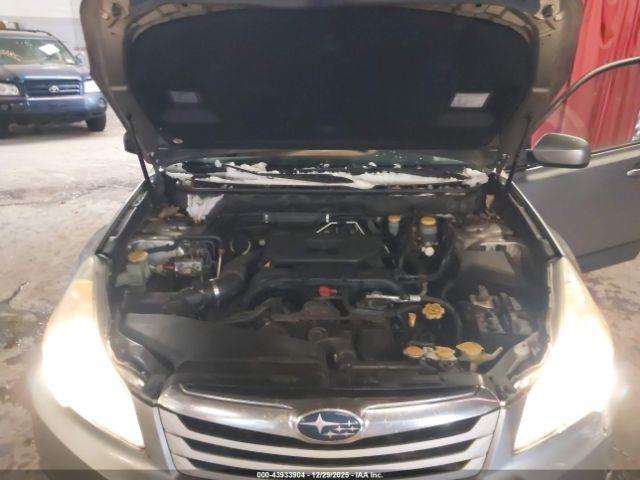 Subaru Outback 2.5i Premium Image 10