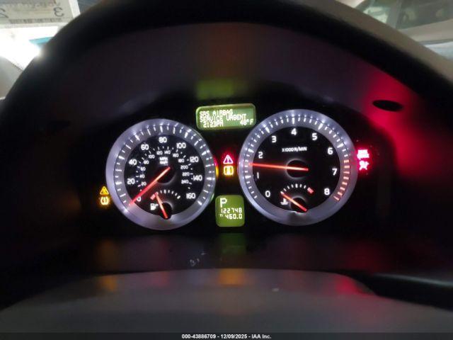 Volvo C70 T5 Image 10