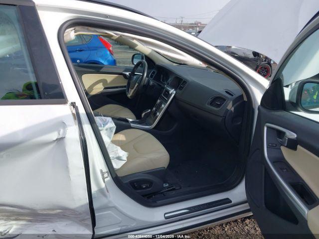 Volvo V60 T5 Dynamic Image 6