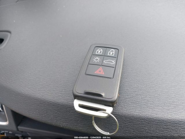 Volvo V60 T5 Dynamic Image 2