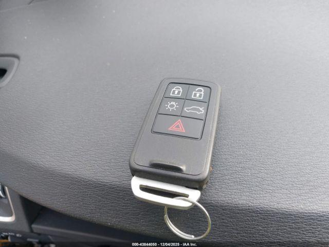 Volvo V60 T5 Dynamic Image 2