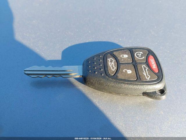 Chrysler 200 Touring Image 11