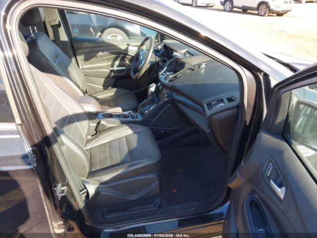 Ford Escape Titanium Image 4