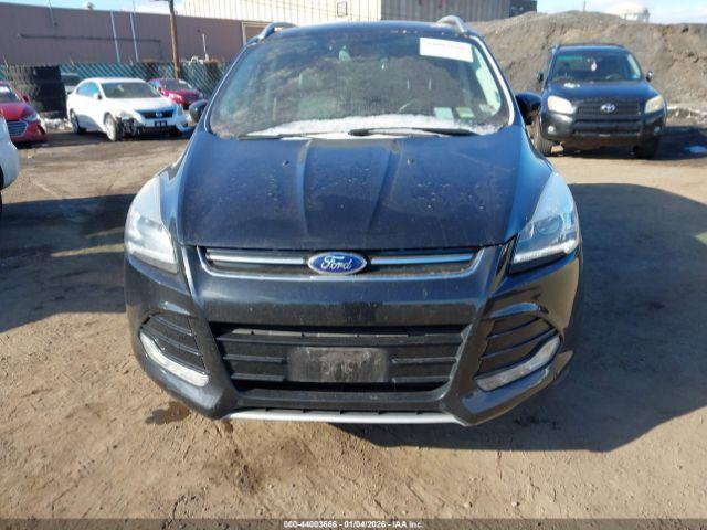 Ford Escape Titanium Image 8