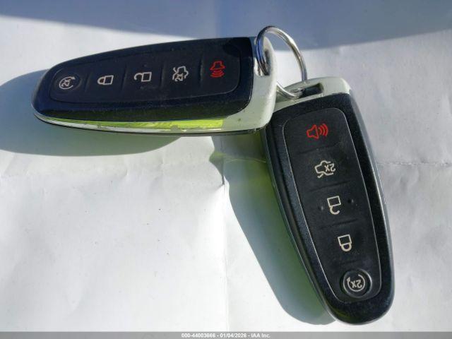 Ford Escape Titanium Image 10