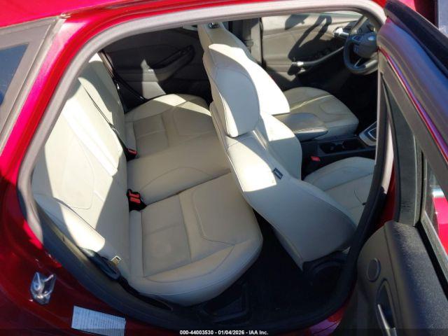 Ford Focus Titanium Image 12