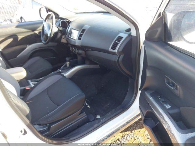 Mitsubishi Outlander Es Image 14