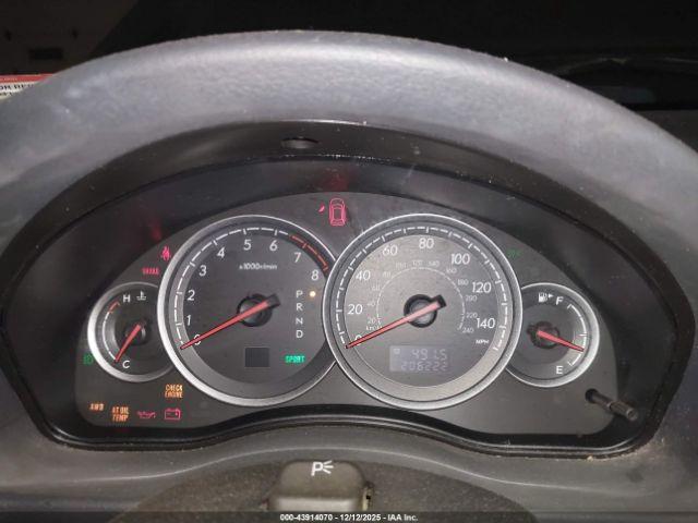 Subaru Outback 2.5i Image 11