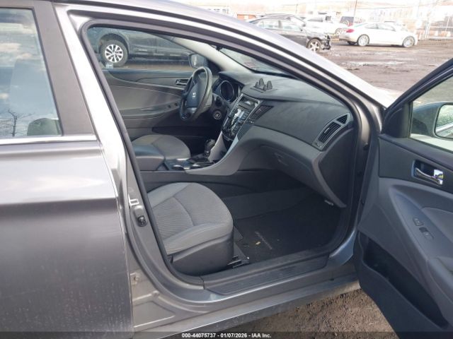 Hyundai SONATA Gls Image 9