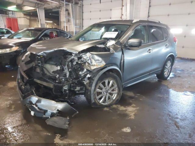 Nissan Rogue Sv Image 2