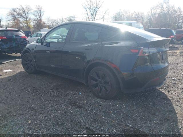 Tesla Model Y Long Range Dual Motor All-wheel Drive Image 3
