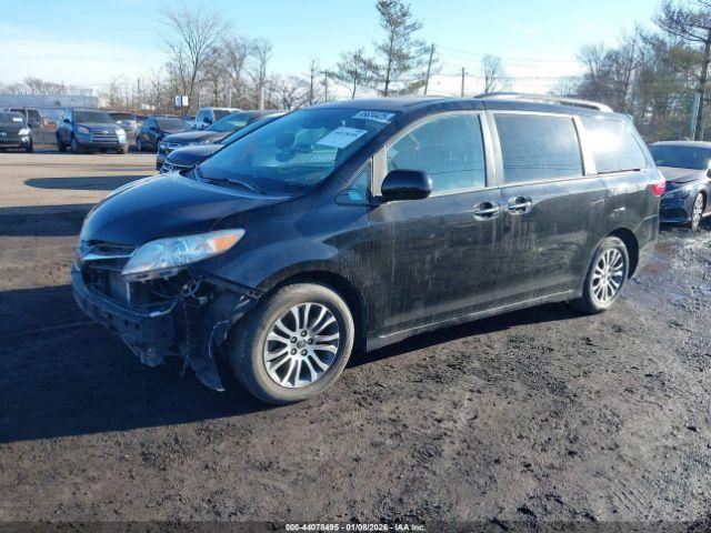 Toyota Sienna Xle 8 Passenger Image 16