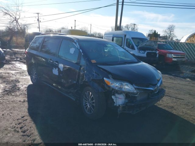 Toyota Sienna Xle 8 Passenger Image 6