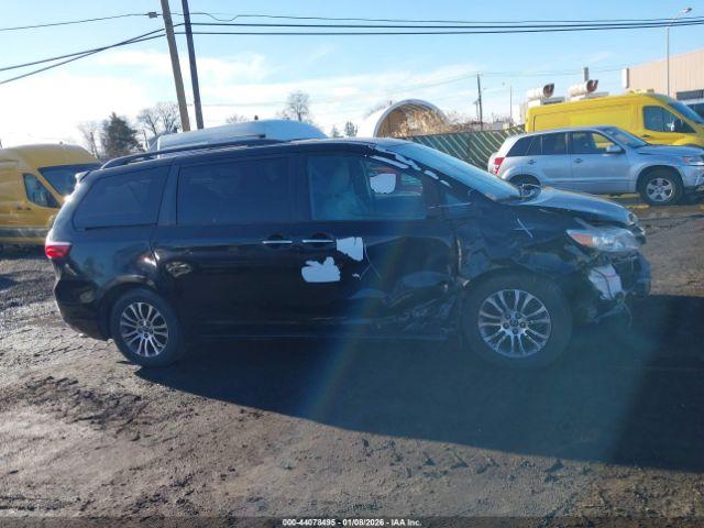 Toyota Sienna Xle 8 Passenger Image 15