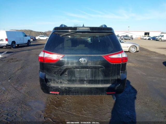 Toyota Sienna Xle 8 Passenger Image 13