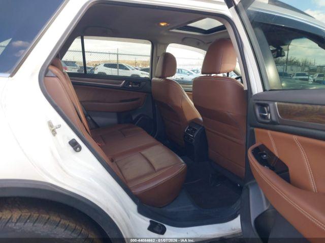 Subaru Outback 2.5i Touring Image 9