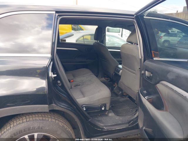 Toyota Highlander Le Image 16