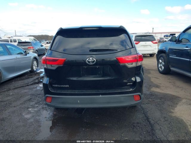 Toyota Highlander Le Image 10