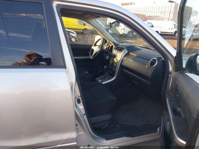 Suzuki Grand Vitara Image 11