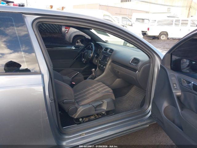 Volkswagen GTI 2-door Image 9