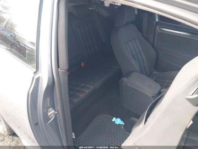 Volkswagen GTI 2-door Image 4