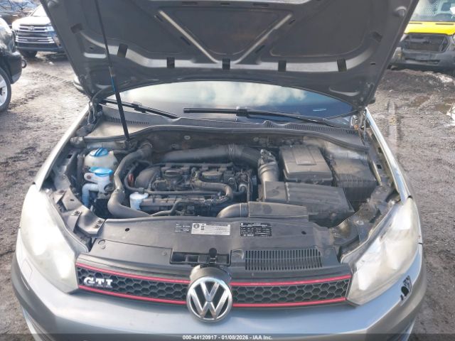 Volkswagen GTI 2-door Image 11