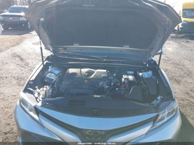 Toyota Camry Le Image 14