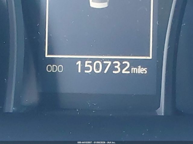 Toyota Camry Le Image 8