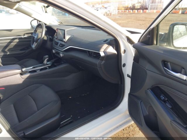 Nissan Altima Sv Fwd Image 12