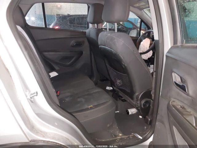Chevrolet Trax Fwd Ls Image 2