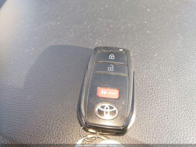 Toyota Corolla Le Image 11