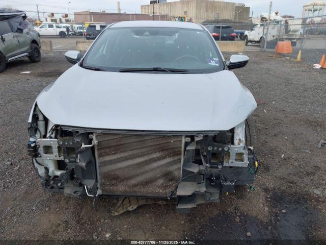 Honda Civic Sport Image 11