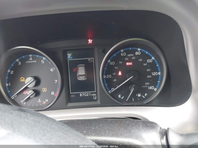 Toyota RAV4 Le Image 13