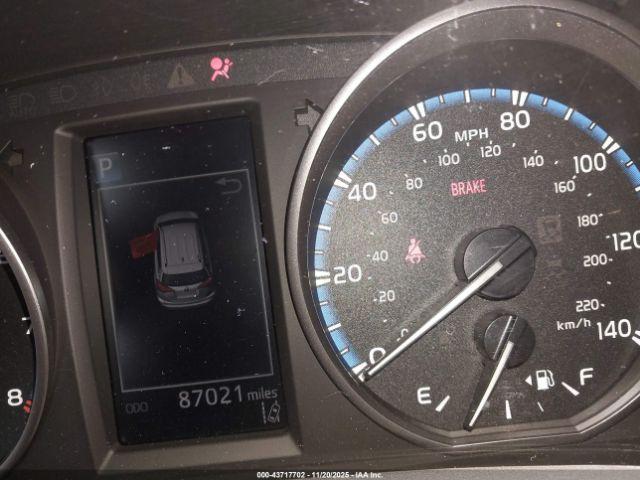 Toyota RAV4 Le Image 9