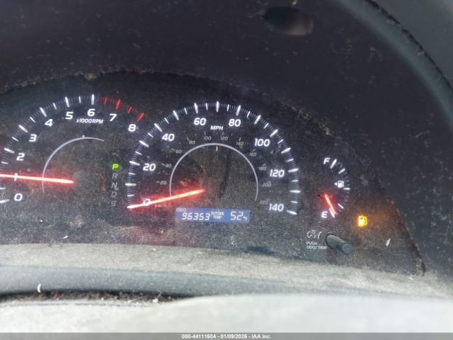 Toyota Camry Le Image 7