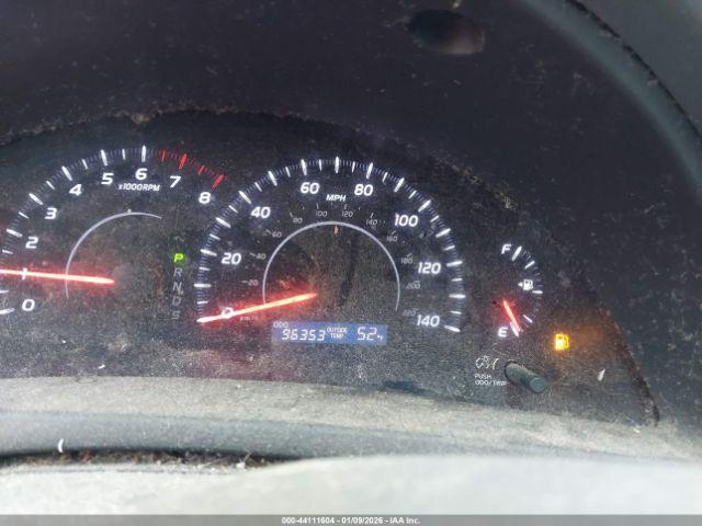 Toyota Camry Le Image 7