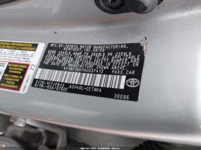 Toyota Camry Le Image 6