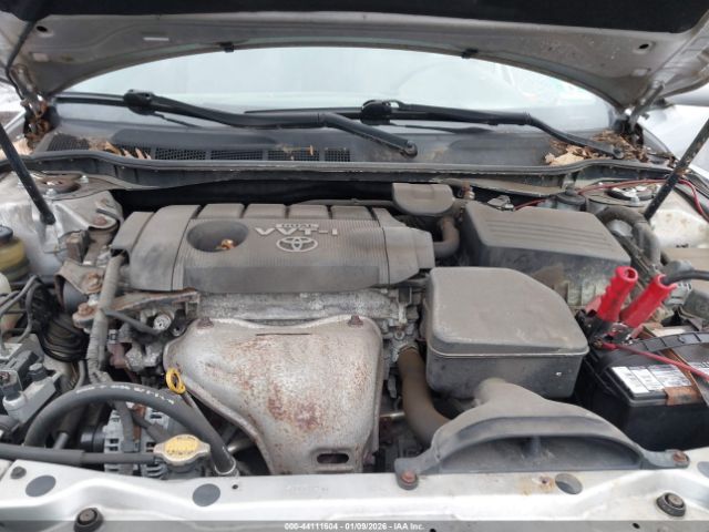 Toyota Camry Le Image 10