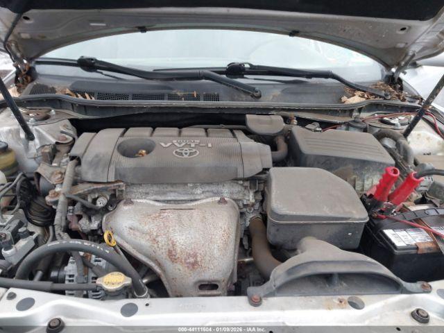 Toyota Camry Le Image 10