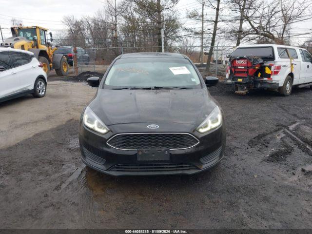 Ford Focus Se Image 11